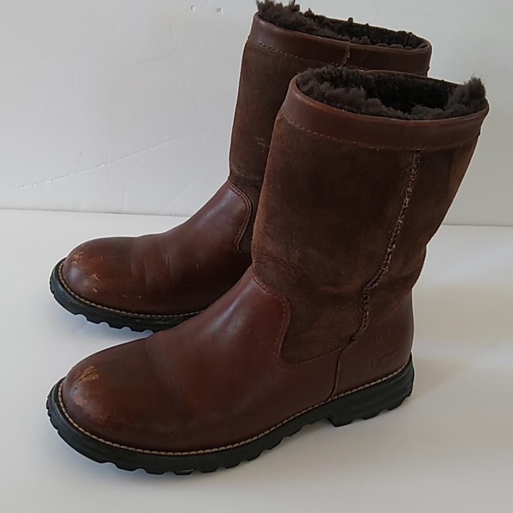 UGG Brown Sheepskin Leather Boots Size 7